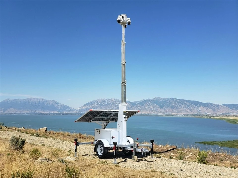 Mini Compact Solar Powered Surveillance Trailer 600W Solar Panel With Large Batteries price